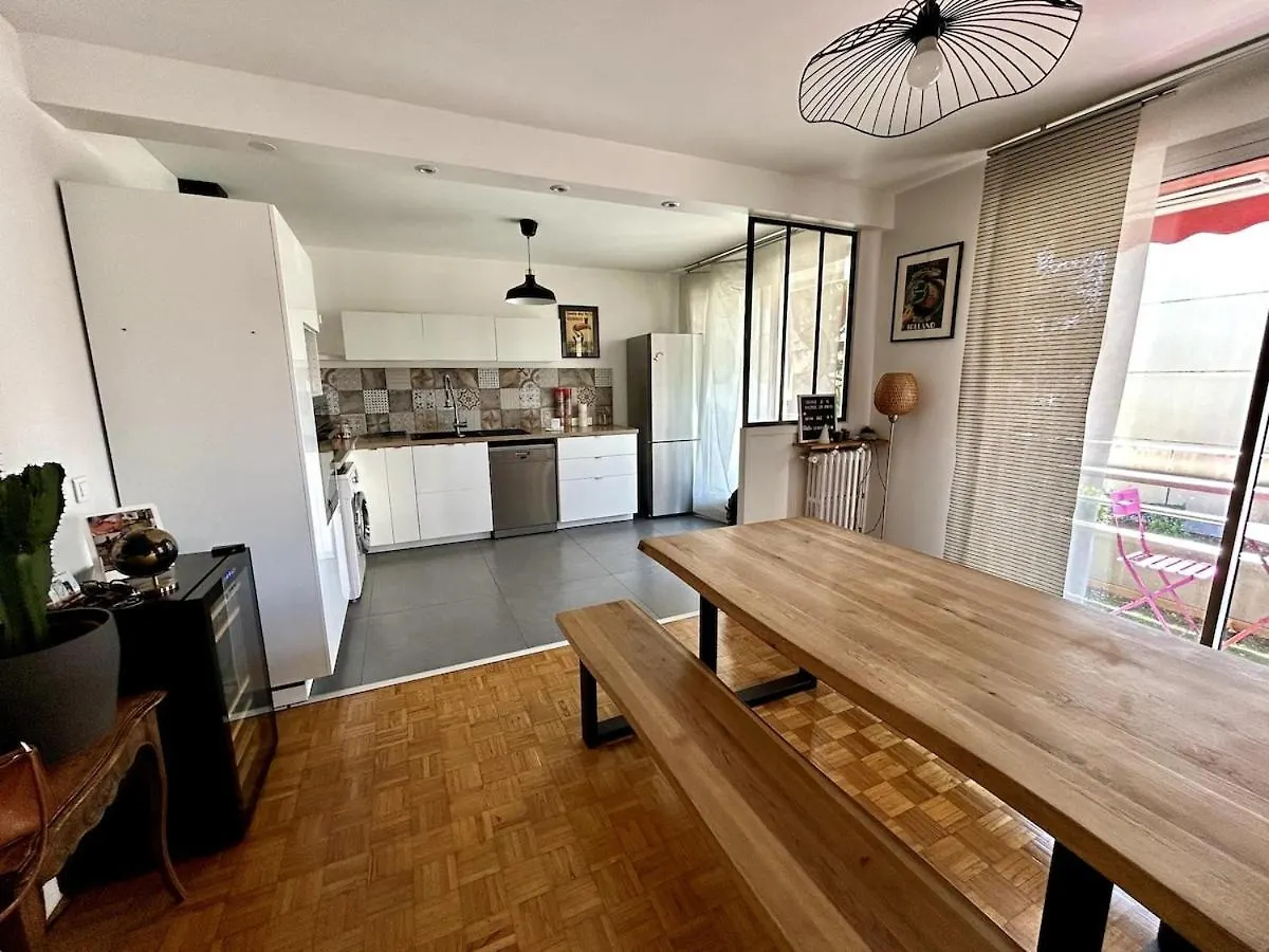 Апартаменты Tony Garnier 2 Bedrooms - Balcony - Parking Лион